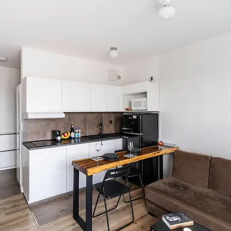 Z Tarasem I Miejscem Postojowym *