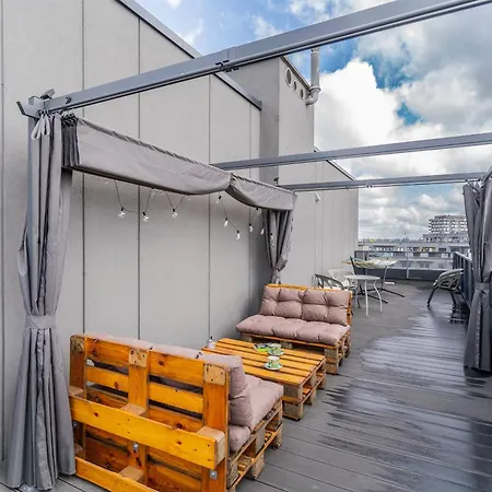 Z Tarasem I Miejscem Postojowym 弗罗茨瓦夫